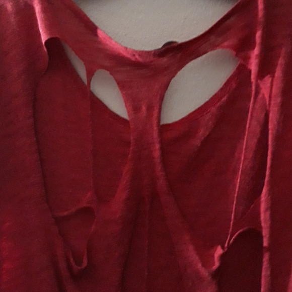 T shirt w/ skeleton cut out on back - Picture 3 of 4